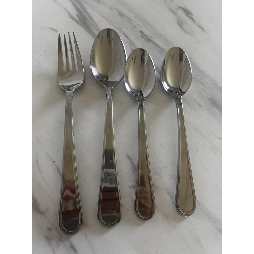 Oneida Flight Reliance Stainless Flatware Lot Tablespoon Teaspoons Fork Bx A